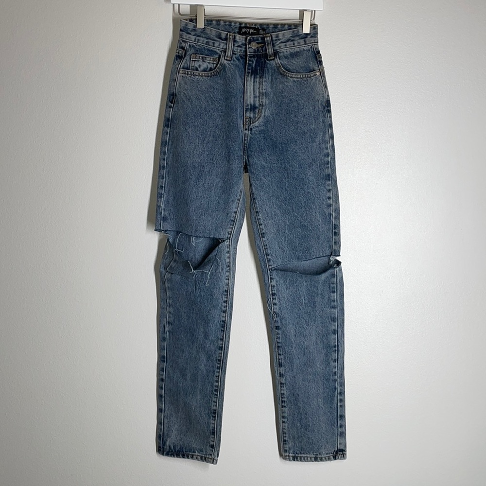 nasty gal strike a pose distressed mom jeans vintage blue Size 6 NWT